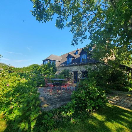 Grande maison en pierre, calme, jardin arboré. Roz-Landrieux Extérieur photo