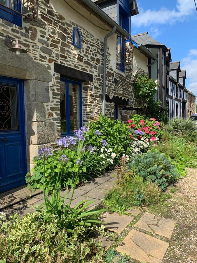 Grande maison en pierre, calme, jardin arboré. Roz-Landrieux Extérieur photo